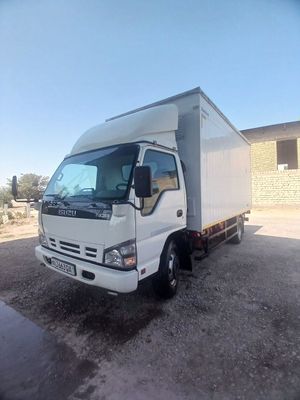 Isuzu yuk mashinasi