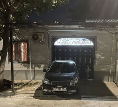 Uy sotiladi srochna
