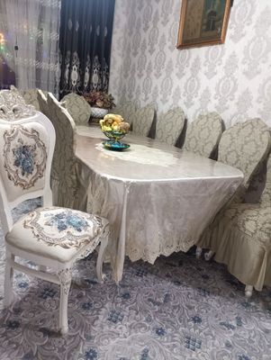 Продаю стол стулья