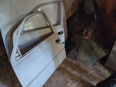 Nexia 1 . 2ta eshik oldi chap eshik
