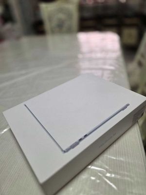 Macbook Air m4 16 gb 256gb 2025 yil