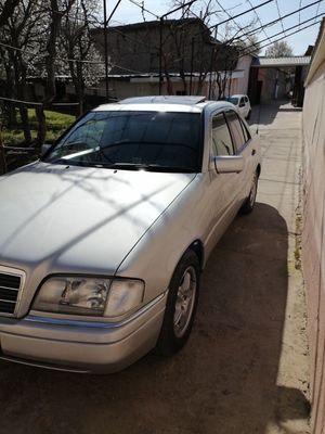 Mersades benz 180