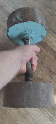 Продам железную гантель 15 кг