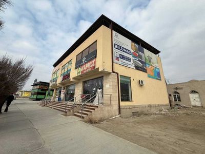 1300m²dan ortiq bo'lgan 2 qavatli bino sotiladi.