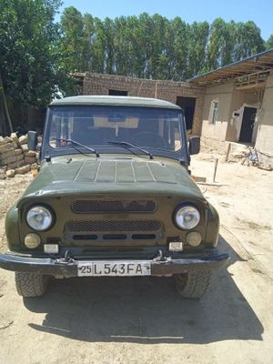 uaz hunter .