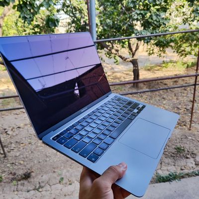 Macbook M1 air 13 inch