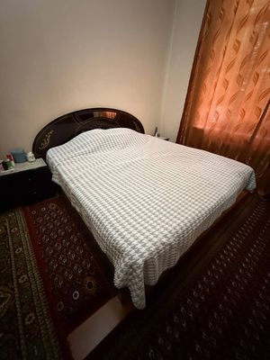 Шкаф и кровать