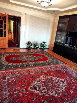 Чорсу Гулобод 3х комн/8/9, 66м2 Разд, Не торц Ор-р: Мужиза Ресторан