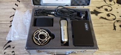 AKG C1000B Студийный микрофон