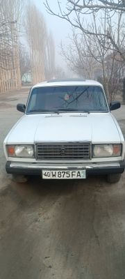 Vaz 2107 sotiladi