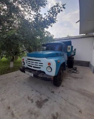 Зил 130 сотилади.
