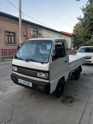 Labo sotiladi. 2023 yil. Kraskasi bor. Yurib turgan moshina. Gazi bor