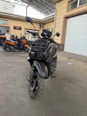 TANK moped skuter sotaman