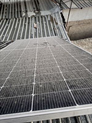 Quyosh panel yuvish xizmati