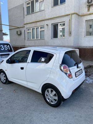 Спарк сотилади 2011 автомат