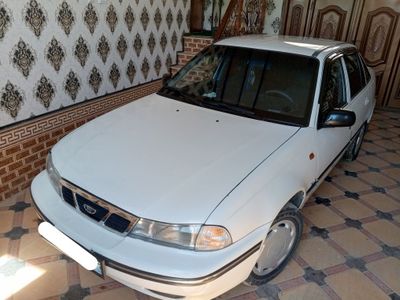 Srochni sotiladi Nexia 1
