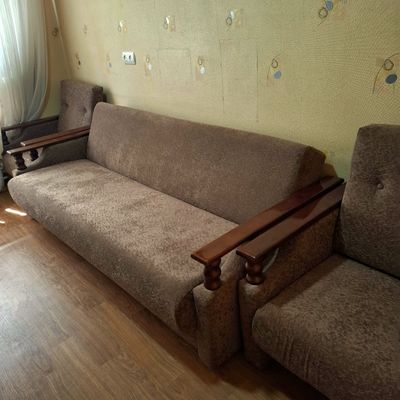 Диван и 2 кресла в хорошем состоянии