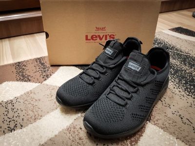 Levi's Shoes - Кроссовки 43 размер (со скидкой)