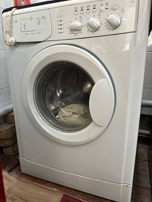 Продается стиральная машина Indesit
