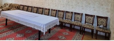 Продаётся стол +12 стульев состояние отличное