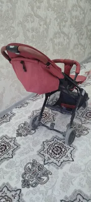 Складывающиаяся коляска для детей очень удобный