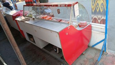 Витрина холодилник