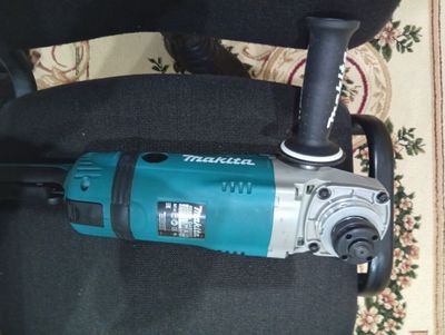 Makita GA9030 Болгарка