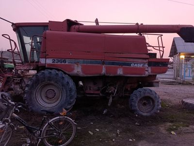 case 2366 kombayn sotiladi zapchastga
