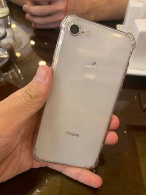 Iphone 8 gold sotiladi