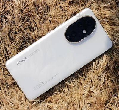 Продам свой телефон Honor 200