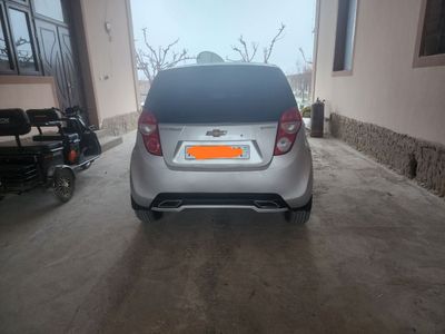 Chevrolet spark sotiladi