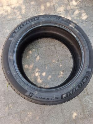 275/45/R21 Michelin