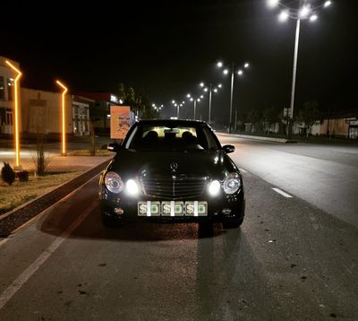 Mersedes bens w 211 sotiladi