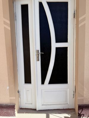 B/u 1 ta eshik 2 ta rom sotiladi