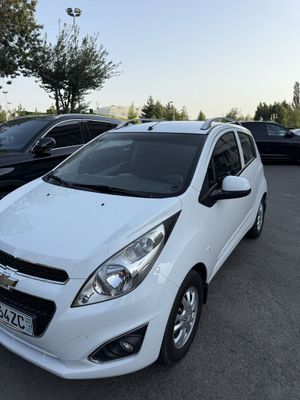 Spark 4 poz variantga beriladi