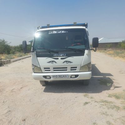 Isuzu sotiladi xolati yaxshi ishlab yirgan