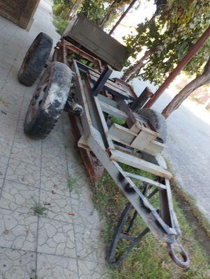 Прицеп Лар сотилади.