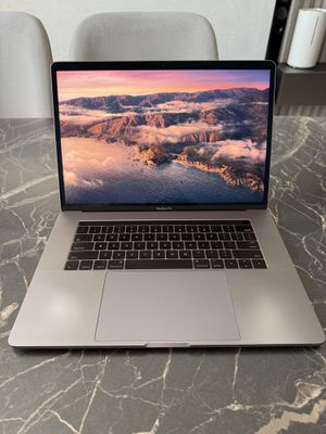 MacBook PRO 15’4 Retina. Core i7. 16gb. 256ssd. 2gb video