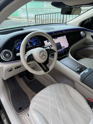 Mercedes bens EQS 580 suv Full