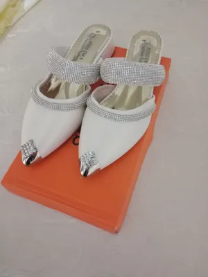 1 marta kelin salomda kiyilgan