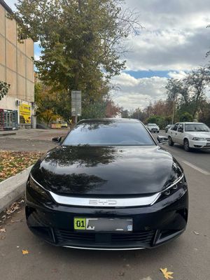 Byd Han 715km qora