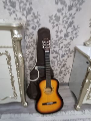 gitara sotiladi