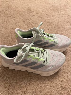 Кроссовки adidas