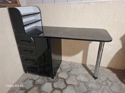 маникюр педикюр