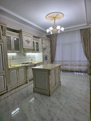 Продаётся 4-комнатная квартира в ЖК Дархан