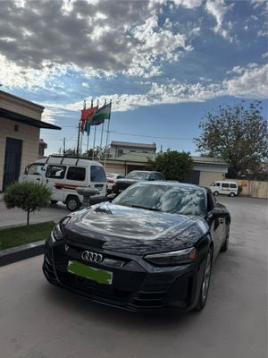 Audi e-tron GT 2023 yil 12.000 km
