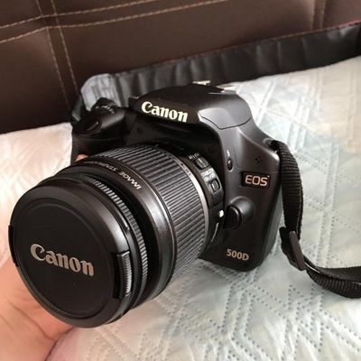 Canon 500D fotoapparat