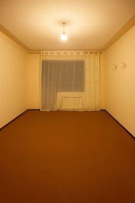 Srochno sotiladi 2 xonali kvartira termiz shaxar markazi