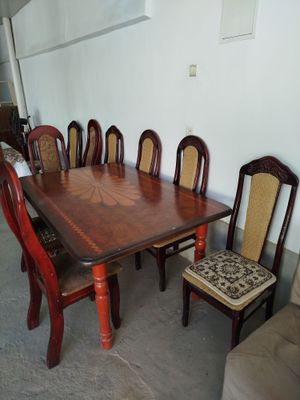 Стол и 6стульев .цена 1.000.00 сум.б/у.