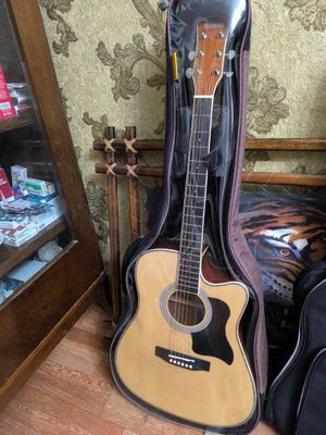 Продается акустическая гитара YAMAHA F325 TBS